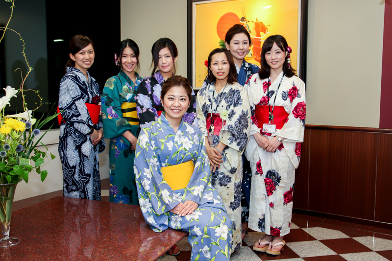 nagoya-team-group-photo-with-yukata