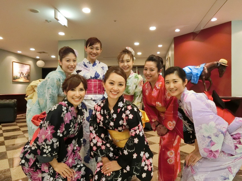 staff-in-yukata