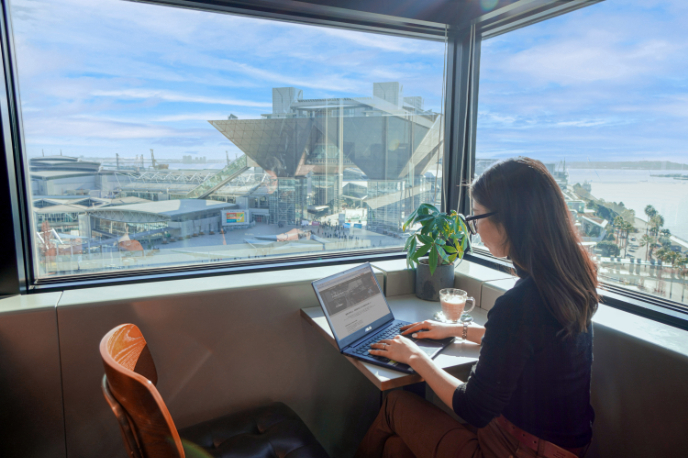 ノマドワーカー