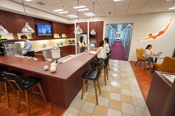 広いコワーキングスペース