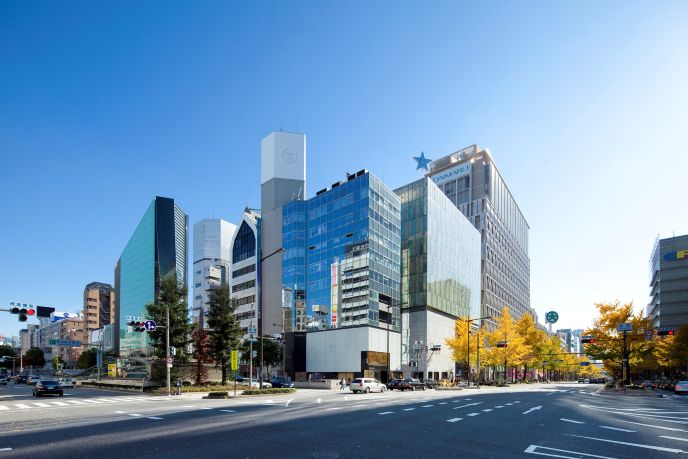 サーブコープ大阪の拠点がある、本町・心斎橋エリアの人気ビジネス街。心斎橋本町南ガーデンシティと心斎橋プロジェクト周辺の街並み