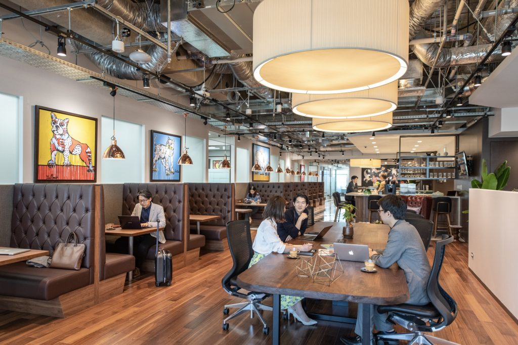 広いコワーキングスペース