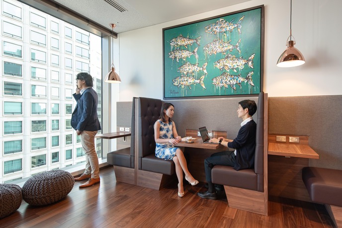 コワーキングスペースのブース席