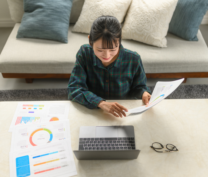 バーチャルオフィスを利用している女性