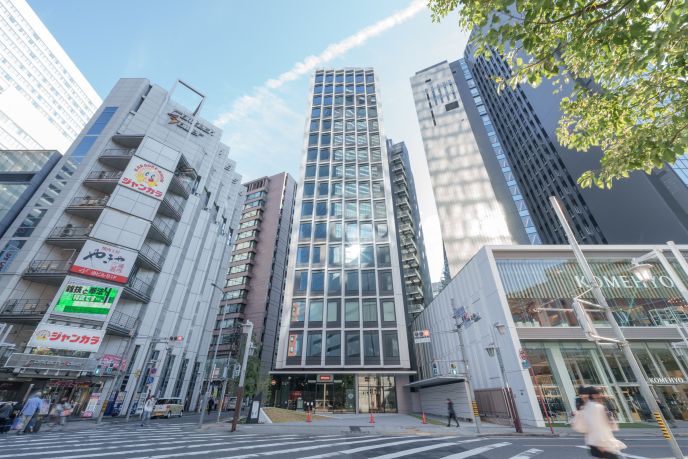 サーブコープ、名古屋エニシオ名駅16階にある高層ビルの外観