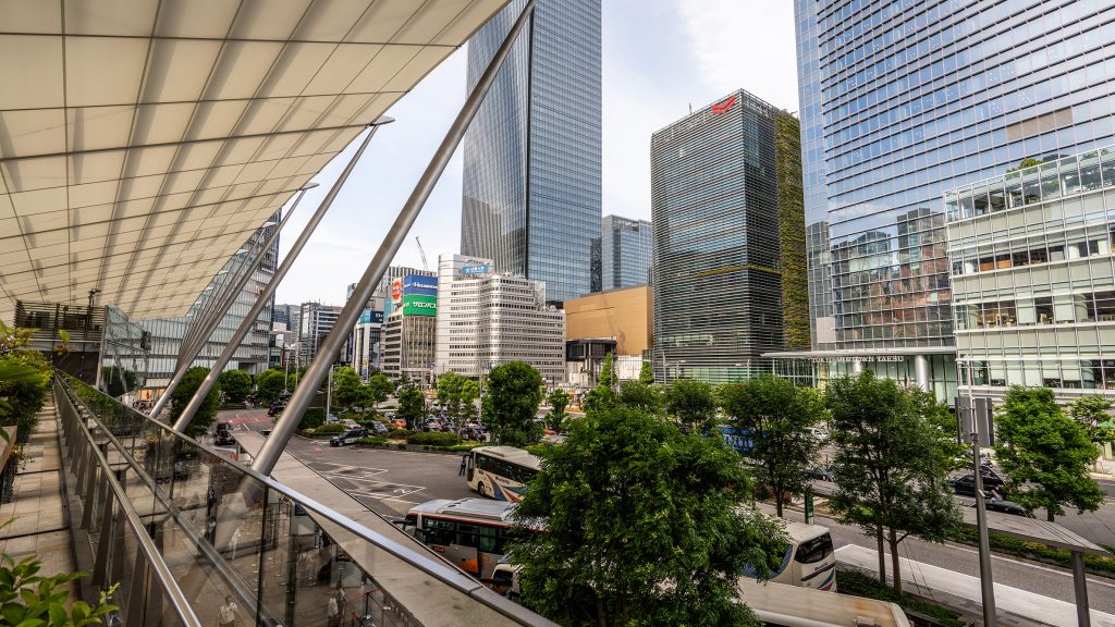 東京駅の八重洲口の目の前にあるサーブコープ、YANMAR TOKYOの外観