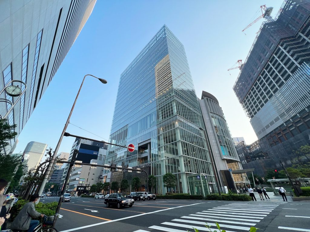 サーブコープ、 梅田ヒルトンプラザウエスト・オフィスタワーのビルの外観