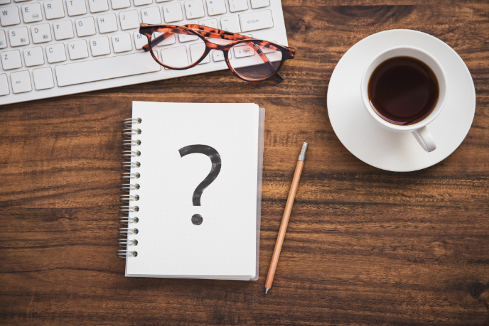 コワーキングスペースの個室において、防音性が十分でない理由を示すイメージ