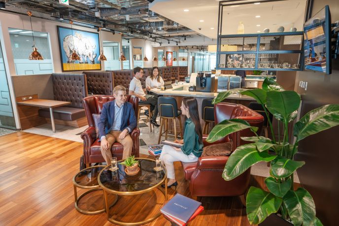 サーブコープYANMAR TOKYOのおしゃれなコワーキングラウンジ