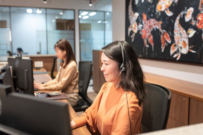 サーブコープ、YANMAR TOKYOのバイリンガル秘書・レセプショニストの様子