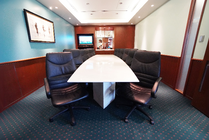 落ち着きのある設備完備の貸会議室